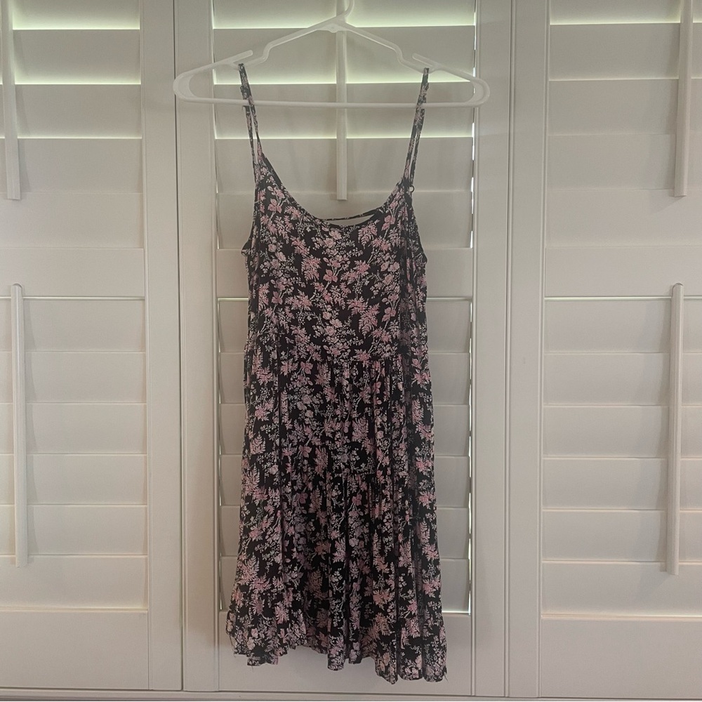 ⭐️ Floral Backless Spaghetti Strap Dress